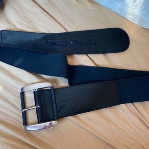 White and Black belt size L